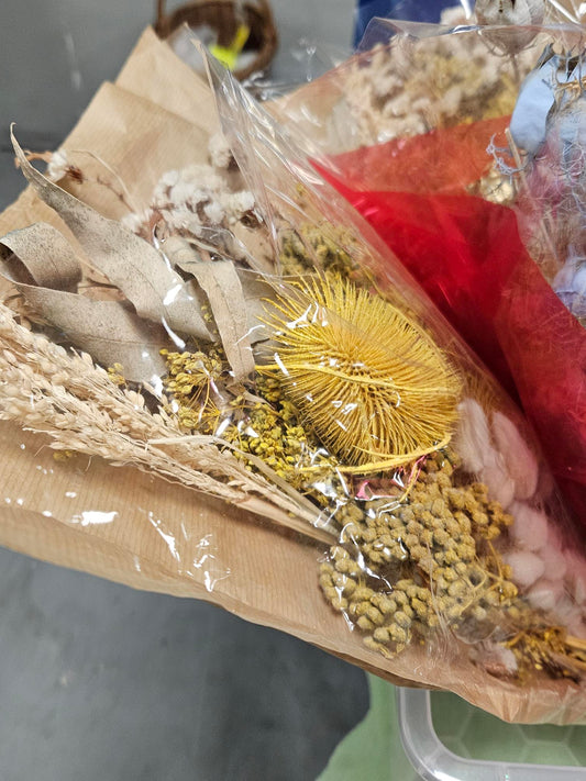 dried flower bouquet